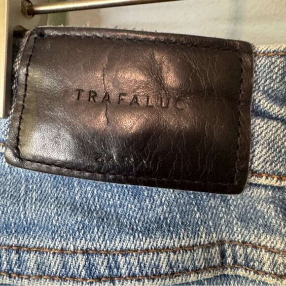 Zara Straight Leg Cropped Fringe Hem Distressed Jeans. Mid Rise. Size 28 - Picture 9 of 12